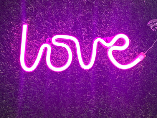 Neon Light – Love