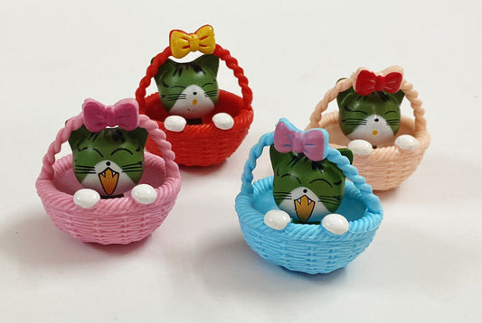 Miniature – design 230 Cat in Basket – 1 piece