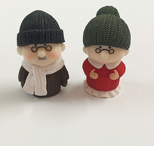 Aged Couple Miniature M-260