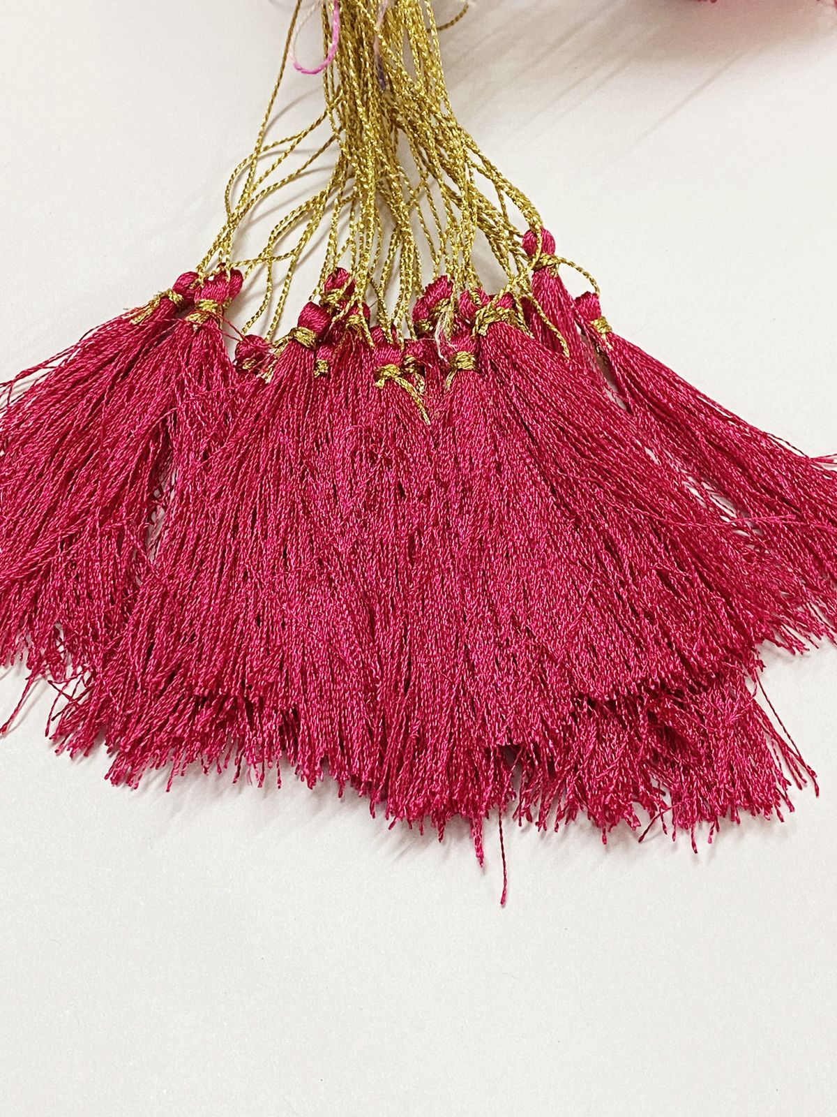 Thread Tassels – 10 Pieces – Bright Pink