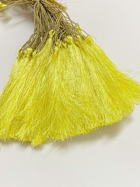 Thread Tassels – 10 Pieces – Light Yellow