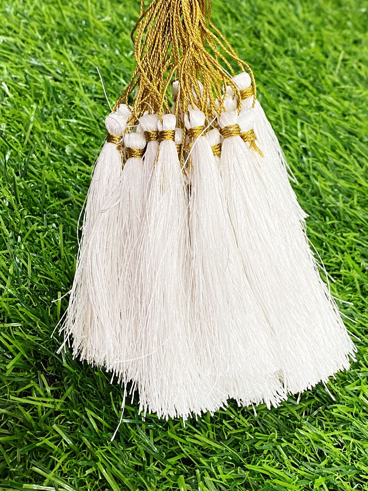 Thread Tassels – 10 Pieces – White