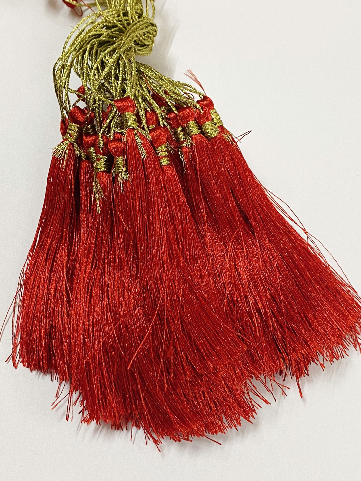 Thread Tassels – 10 Pieces – Red