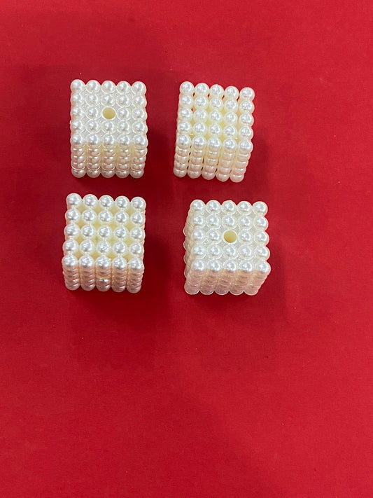 Pearl Square Bead – 4 pieces