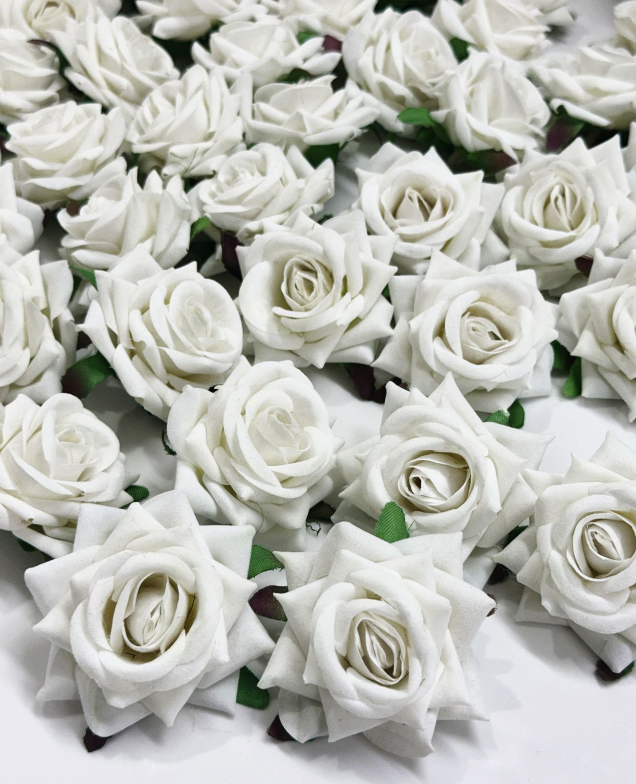 Velvet ROSES- 5 pieces shade - White