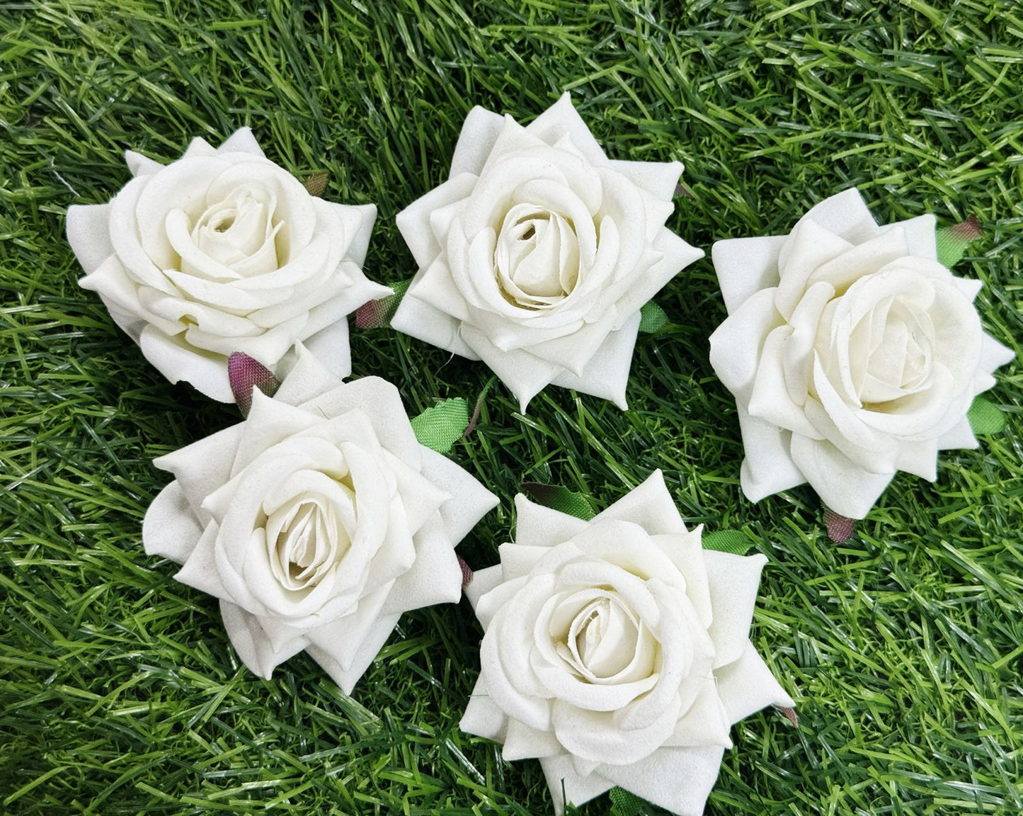 Velvet ROSES- 5 pieces shade - White